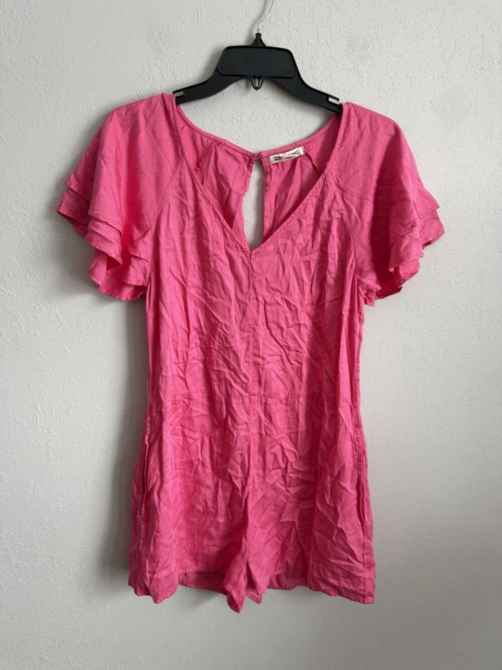 Billabong Hot Pink Ruffled Sleeve Keyhole Back Romper Women S Summer Barbiecore